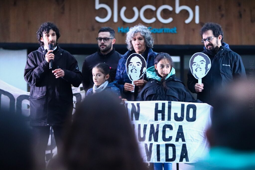 99975785-9ce4-4298-afd1-ba5fca2443ea