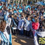 En una emotiva jornada, 200 chicas y chicos prometieron lealtad a la Bandera